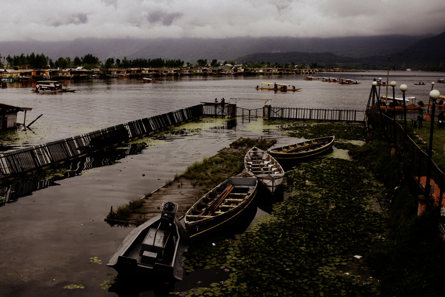 Boatyard-on-the-Dal-Lake.jpg
