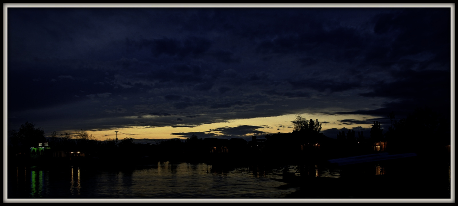 Sunset-at-the-Dal.jpg