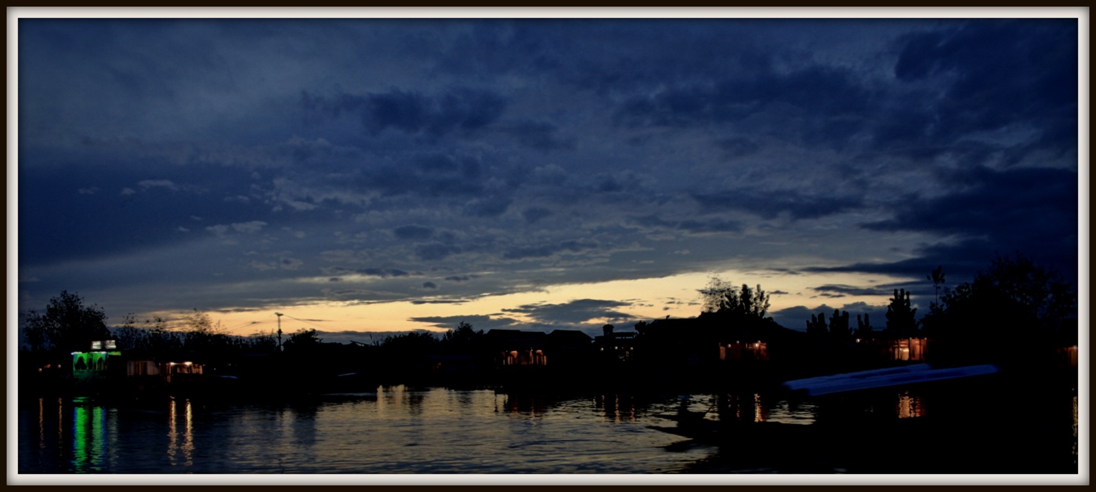 Sunset-at-the-Dal.jpg